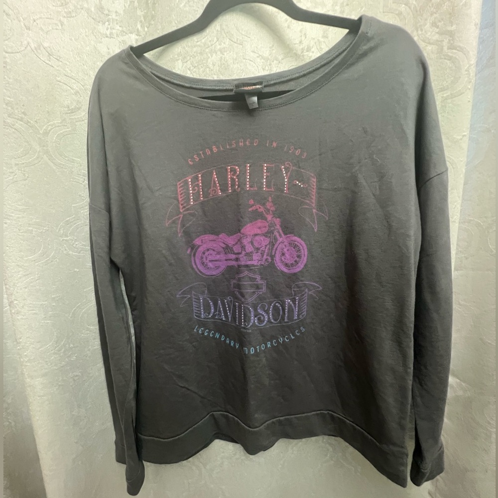 Harley Davidson lightweight sweatshirt. A like heavier than T-shirt material. - Picture 2 of 9
